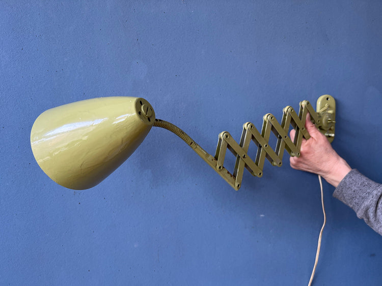Vintage Scissor Wall Light in Green Colour / Mid Century Modern Lighting / 70s Retro Lamp
