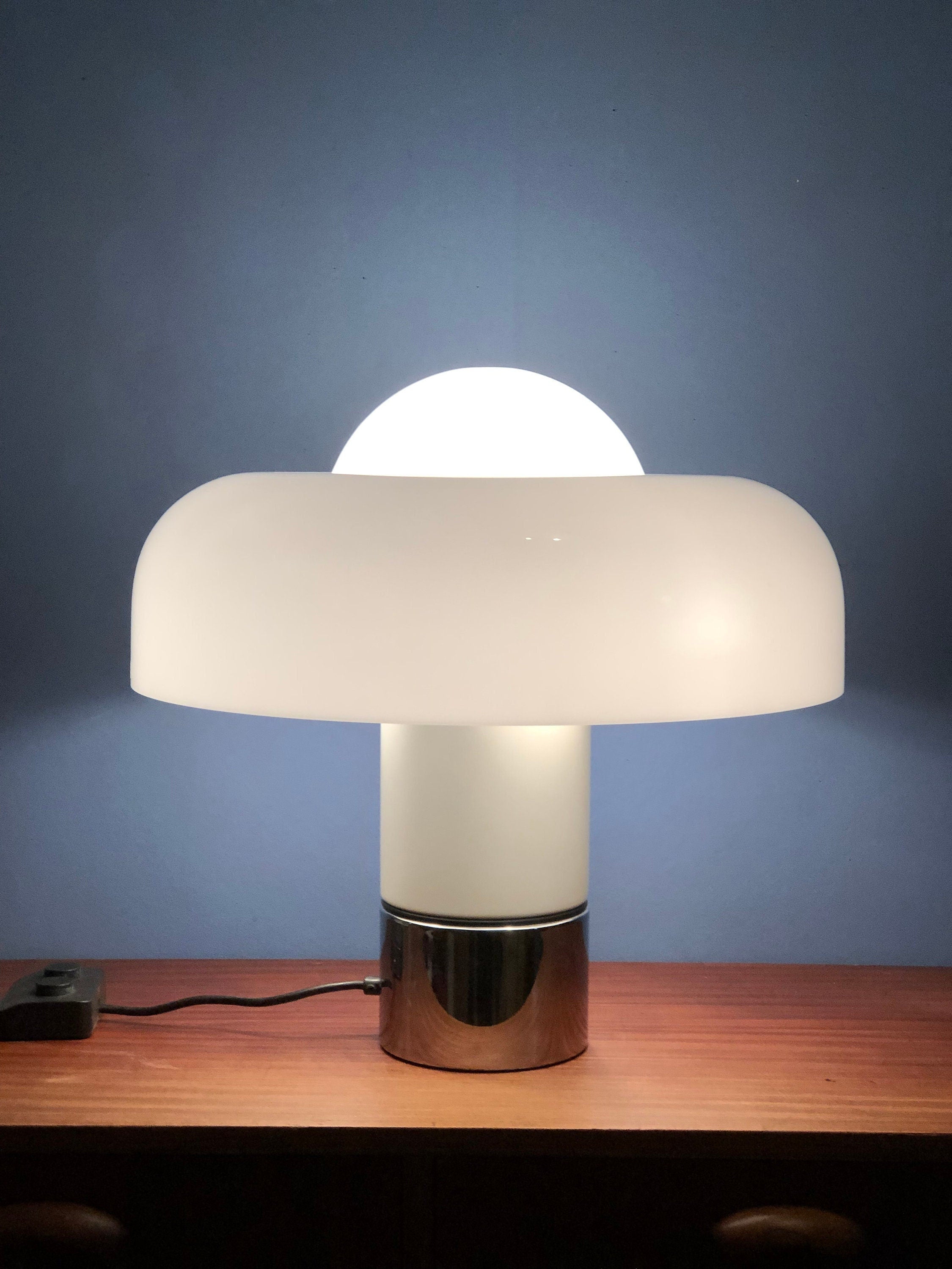 Vintage Guzzini Brumbry Brumbury Table Lamp by Luigi Massoni
